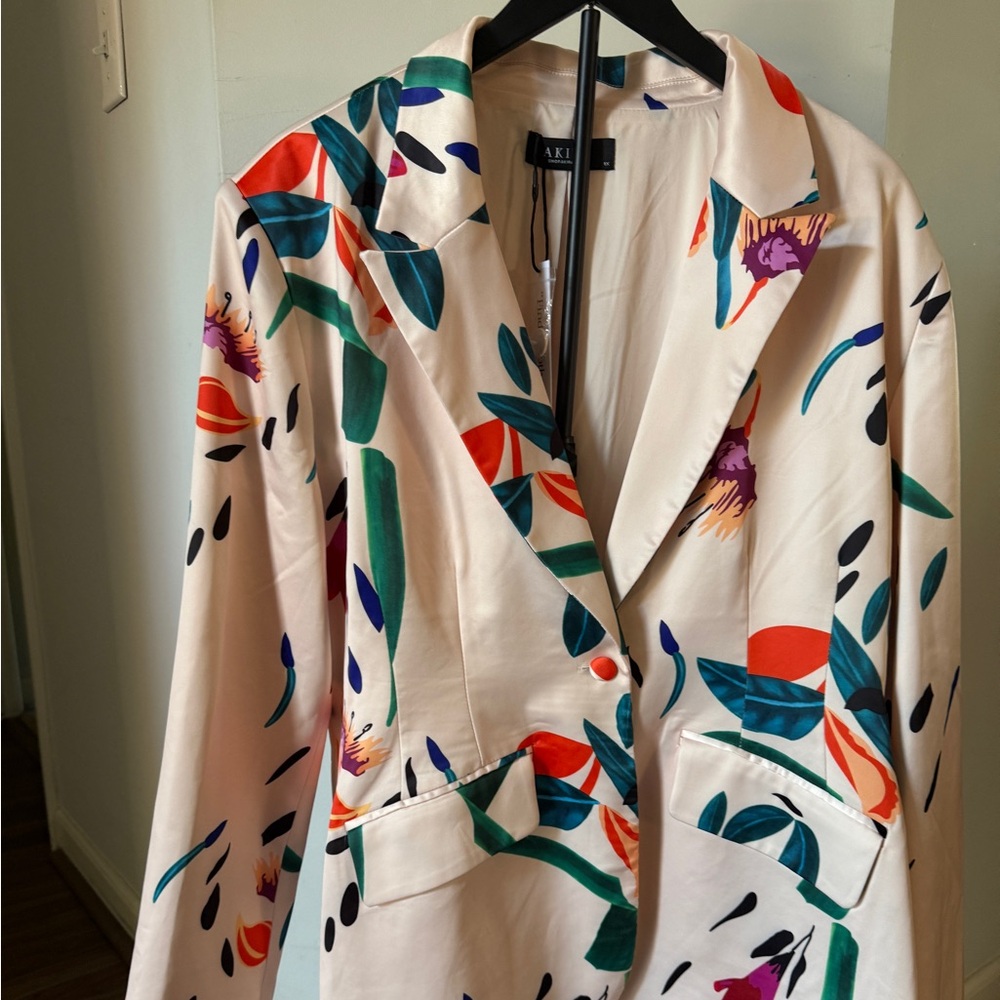 AKIRA Cream Multicolor Floral Blazer